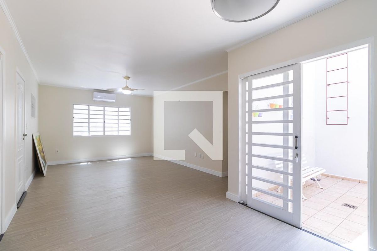 Casa à Venda - Jardim Flamboyant, 3 Quartos,  150 m2 em , Campinas - sp | SoloBR