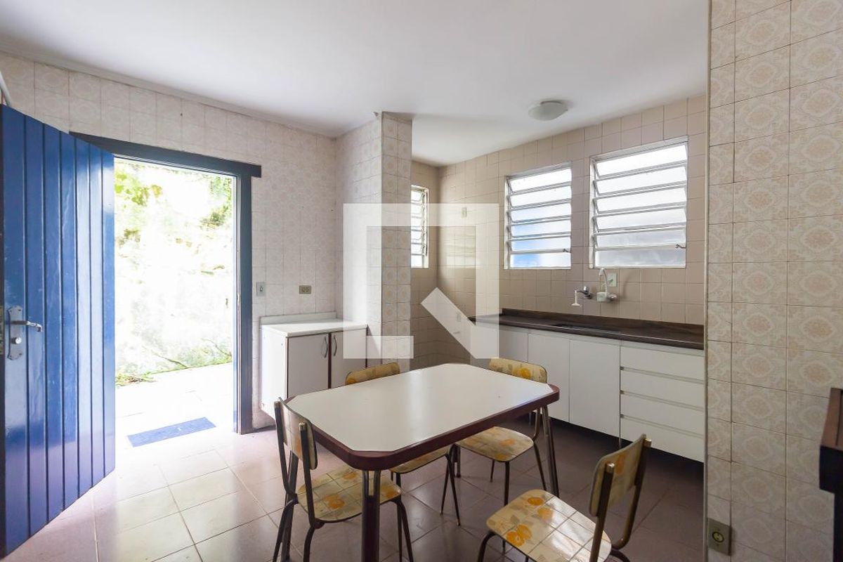 Casa, 3 quartos, 250 m² - Foto 37