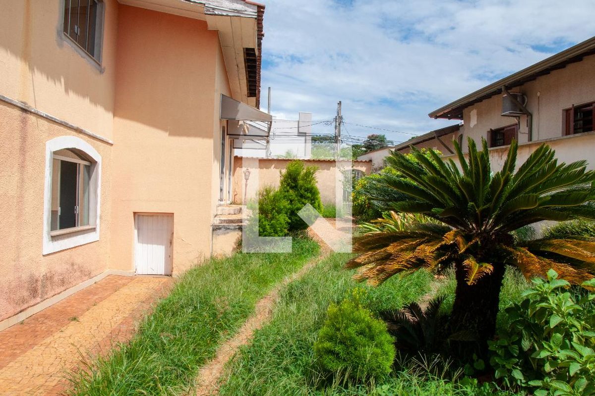 Casa à Venda - Mansões Santo Antônio, 4 Quartos,  464 m2 em , Campinas - sp | SoloBR
