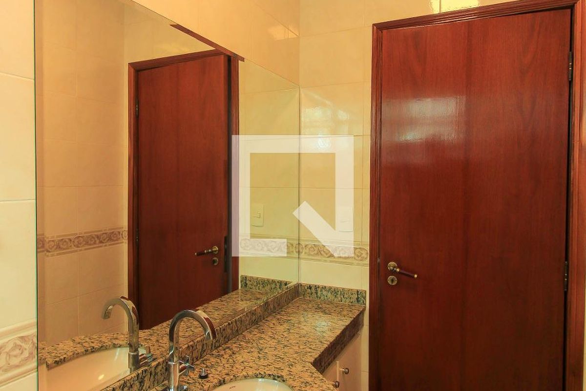 Casa, 3 quartos, 281 m² - Foto 60