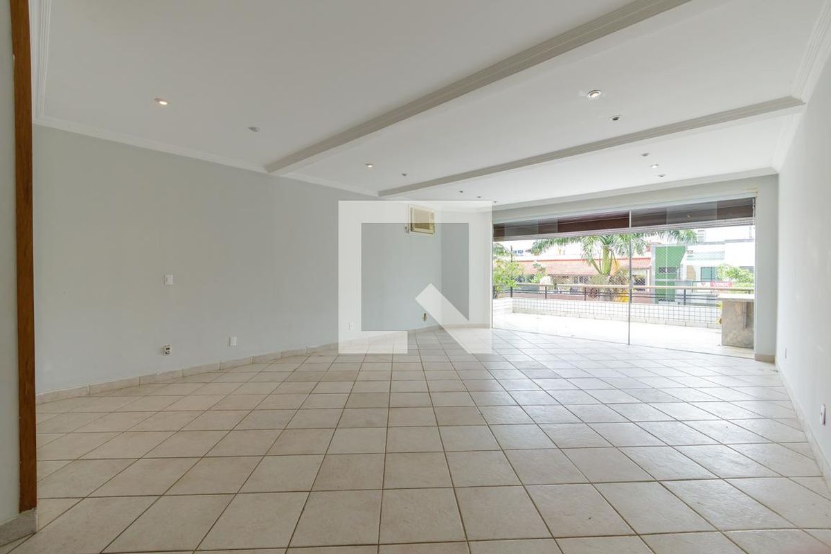 Cobertura, 3 quartos, 220 m² - Foto 2