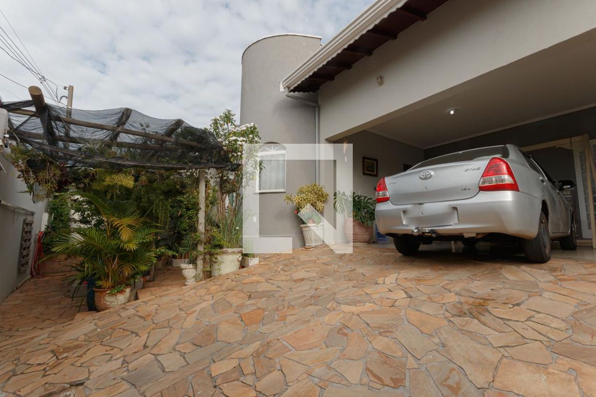 Casa à Venda - Vila Brandina, 3 Quartos,  220 m2 em , Campinas - sp | SoloBR