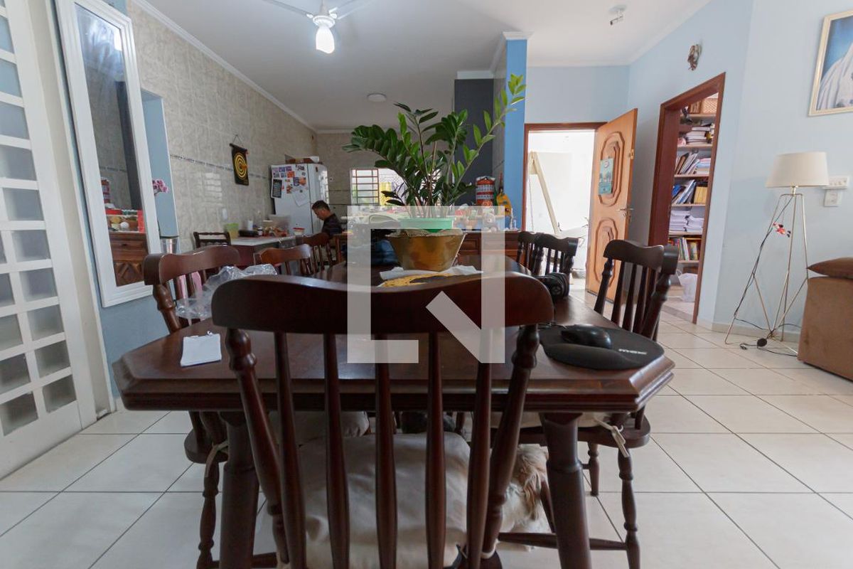 Casa à Venda - Vila Brandina, 3 Quartos,  220 m2 em , Campinas - sp | SoloBR