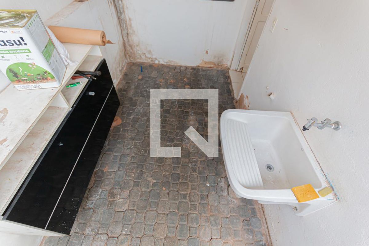Casa à Venda - Jardim Flamboyant, 2 Quartos,  90 m2 em , Campinas - sp | SoloBR
