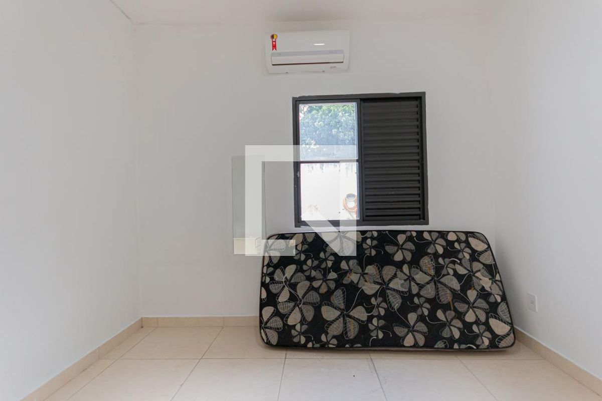 Casa à Venda - Jardim Flamboyant, 2 Quartos,  90 m2 em , Campinas - sp | SoloBR