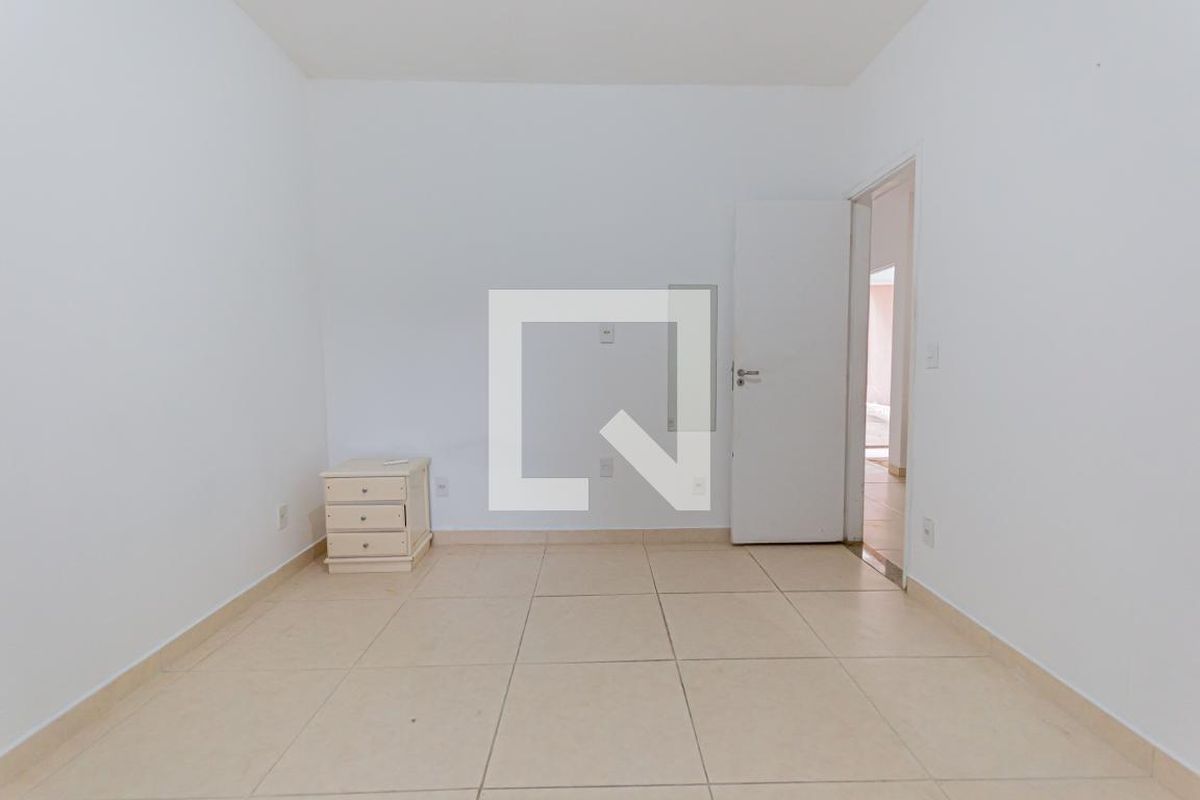 Casa à Venda - Jardim Flamboyant, 2 Quartos,  90 m2 em , Campinas - sp | SoloBR