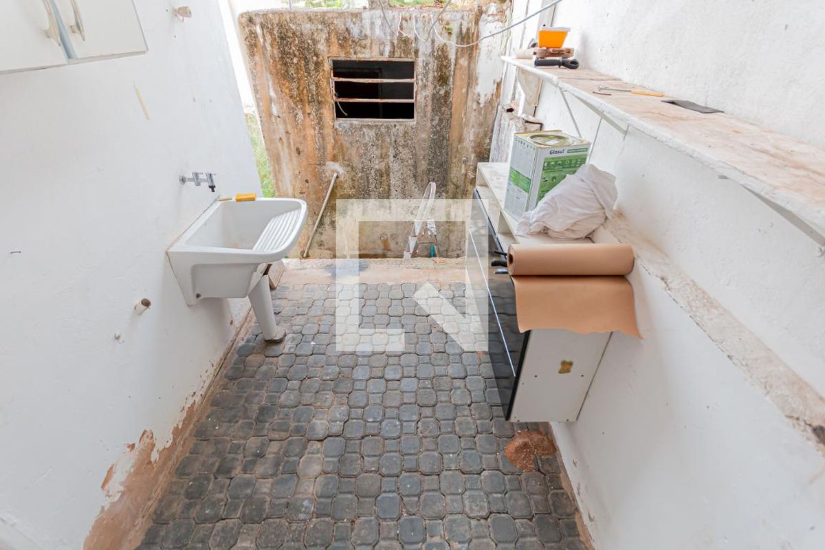 Casa à Venda - Jardim Flamboyant, 2 Quartos,  90 m2 em , Campinas - sp | SoloBR