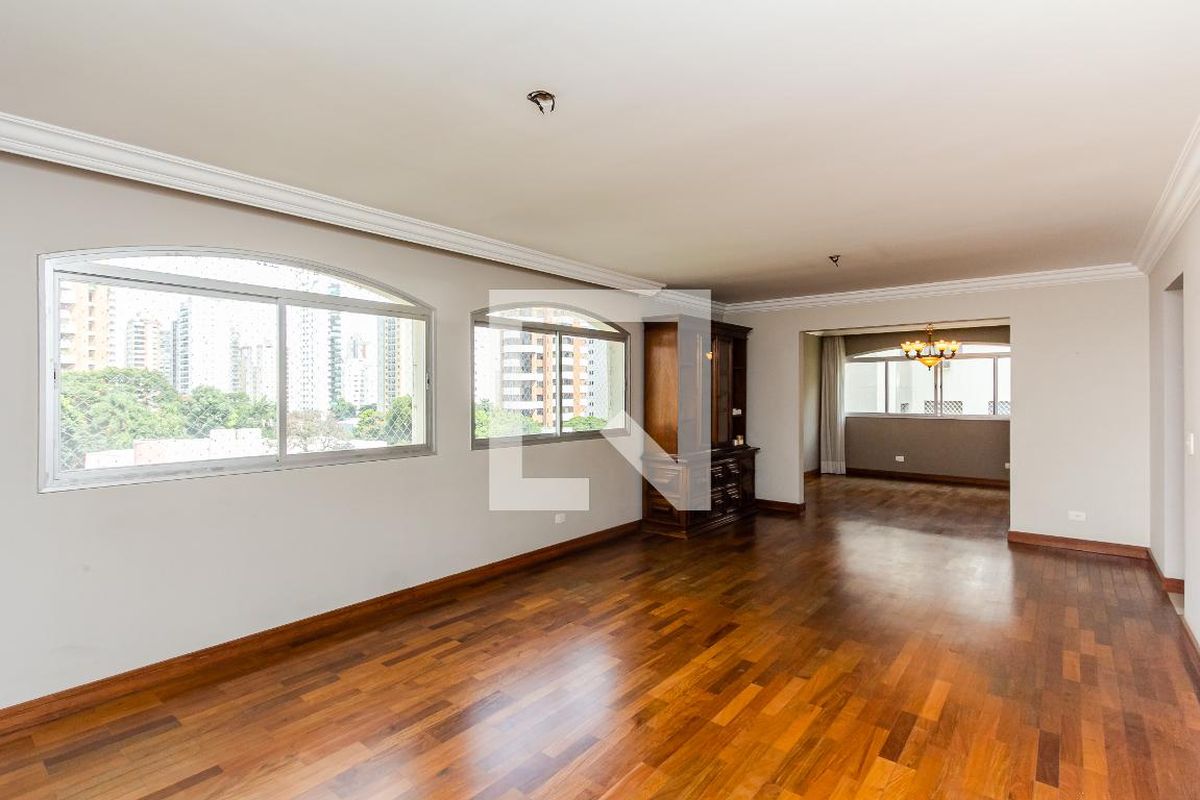 Apartamento, 3 quartos, 210 m² - Foto 1