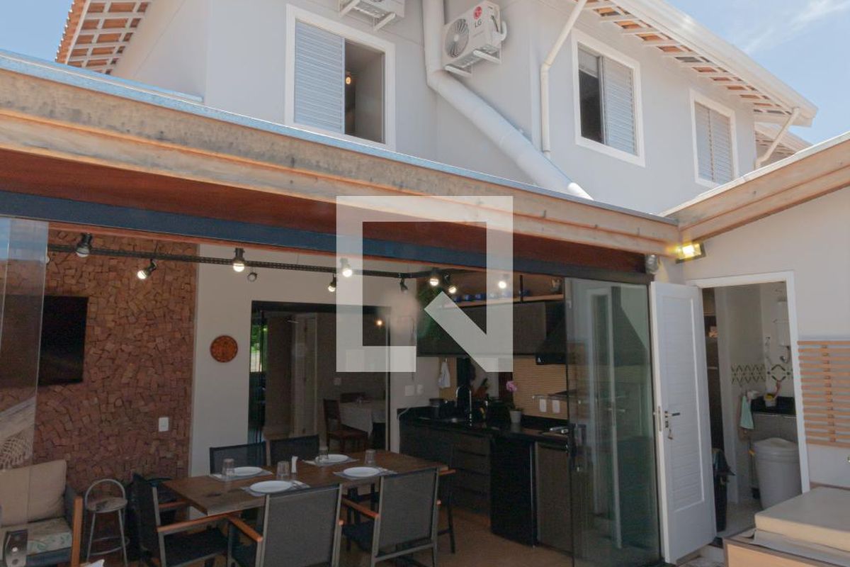 Casa à Venda - Mansões Santo Antônio, 3 Quartos,  154 m2 em , Campinas - sp | SoloBR