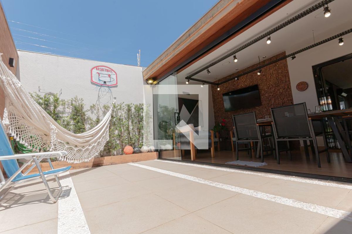 Casa à Venda - Mansões Santo Antônio, 3 Quartos,  154 m2 em , Campinas - sp | SoloBR
