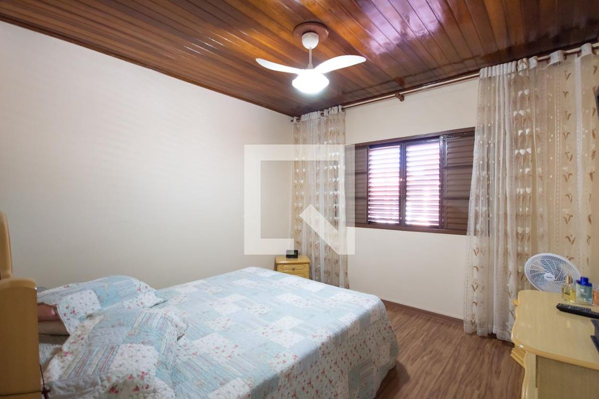 Casa, 3 quartos, 246 m² - Foto 16