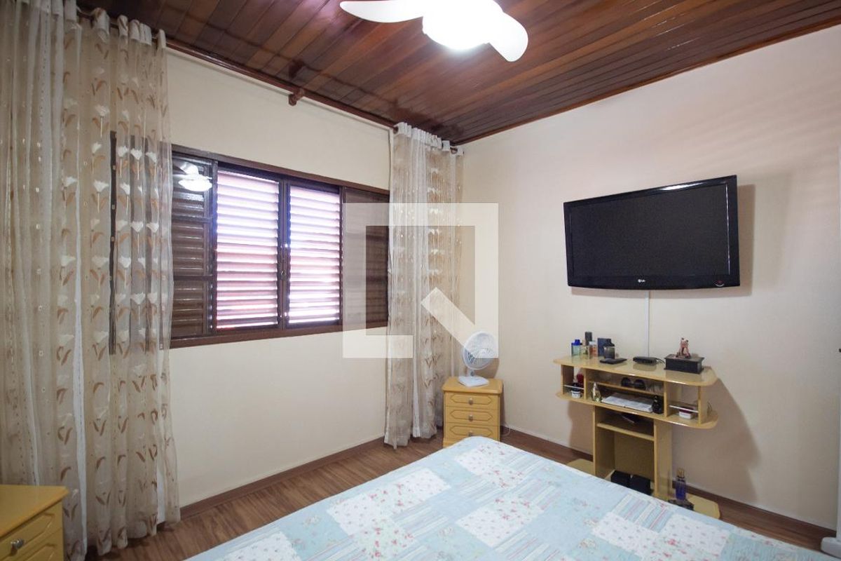 Casa, 3 quartos, 246 m² - Foto 22