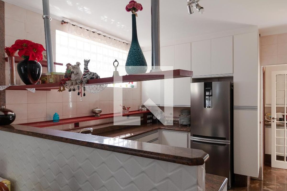 Casa à Venda - Jardim Chapadão, 4 Quartos,  327 m2 em , Campinas - sp | SoloBR