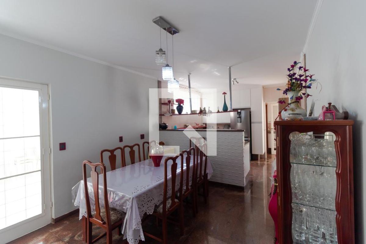 Casa à Venda - Jardim Chapadão, 4 Quartos,  327 m2 em , Campinas - sp | SoloBR