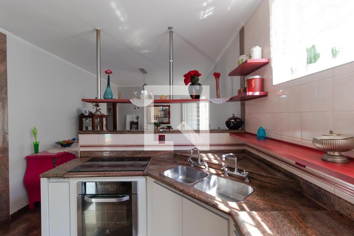 Casa à Venda - Jardim Chapadão, 4 Quartos,  327 m2 em , Campinas - sp | SoloBR