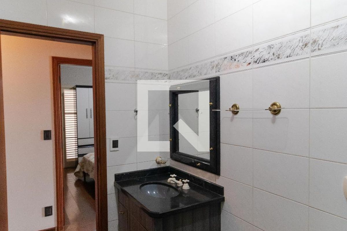 Casa à Venda - Jardim Chapadão, 4 Quartos,  327 m2 em , Campinas - sp | SoloBR