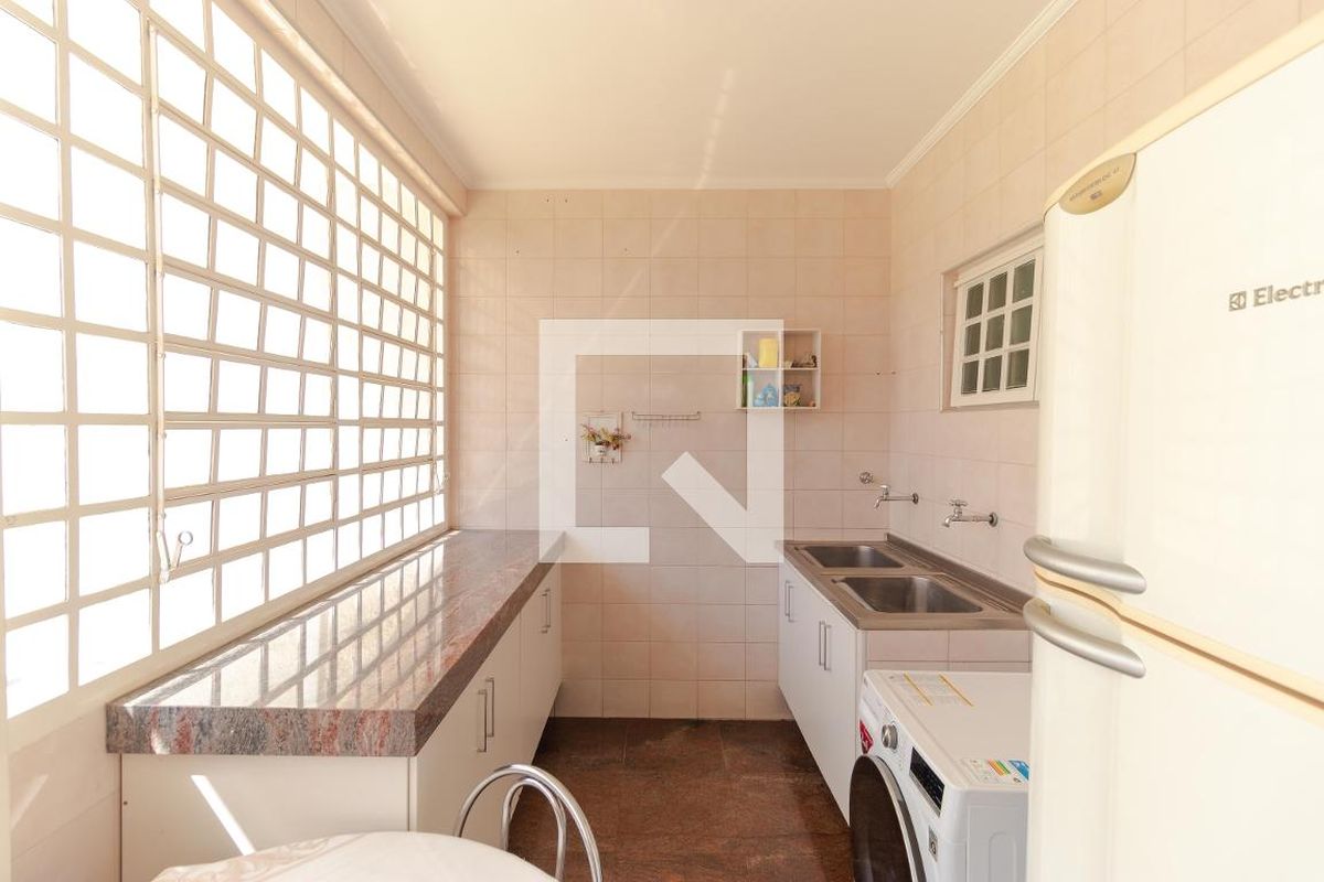 Casa à Venda - Jardim Chapadão, 4 Quartos,  327 m2 em , Campinas - sp | SoloBR