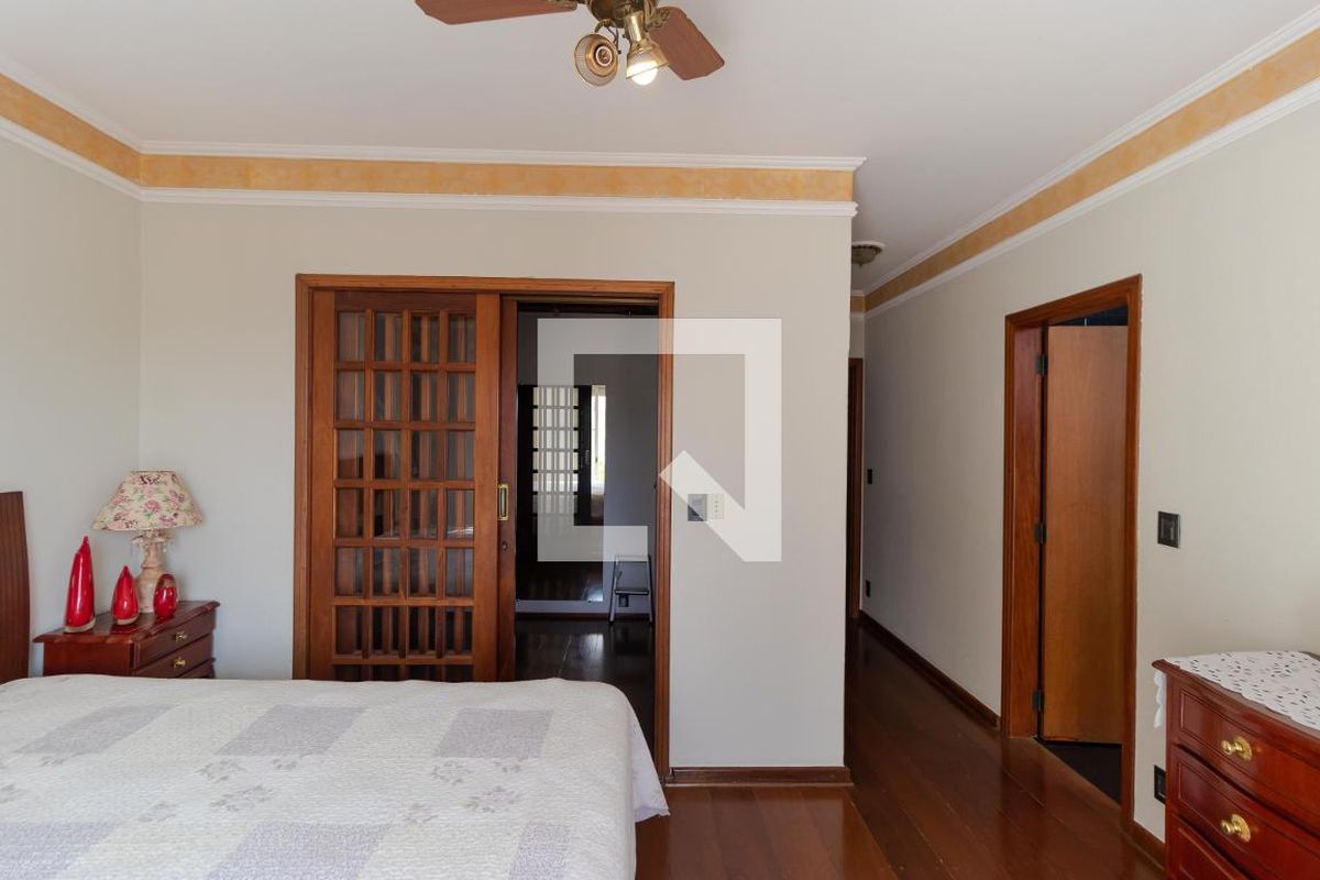 Casa à Venda - Jardim Chapadão, 4 Quartos,  327 m2 em , Campinas - sp | SoloBR