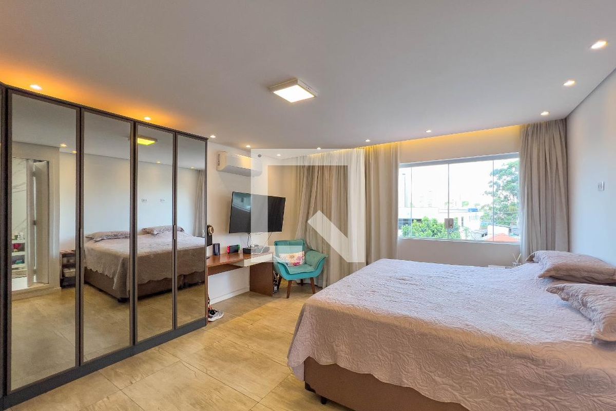 Casa, 4 quartos, 240 m² - Foto 38