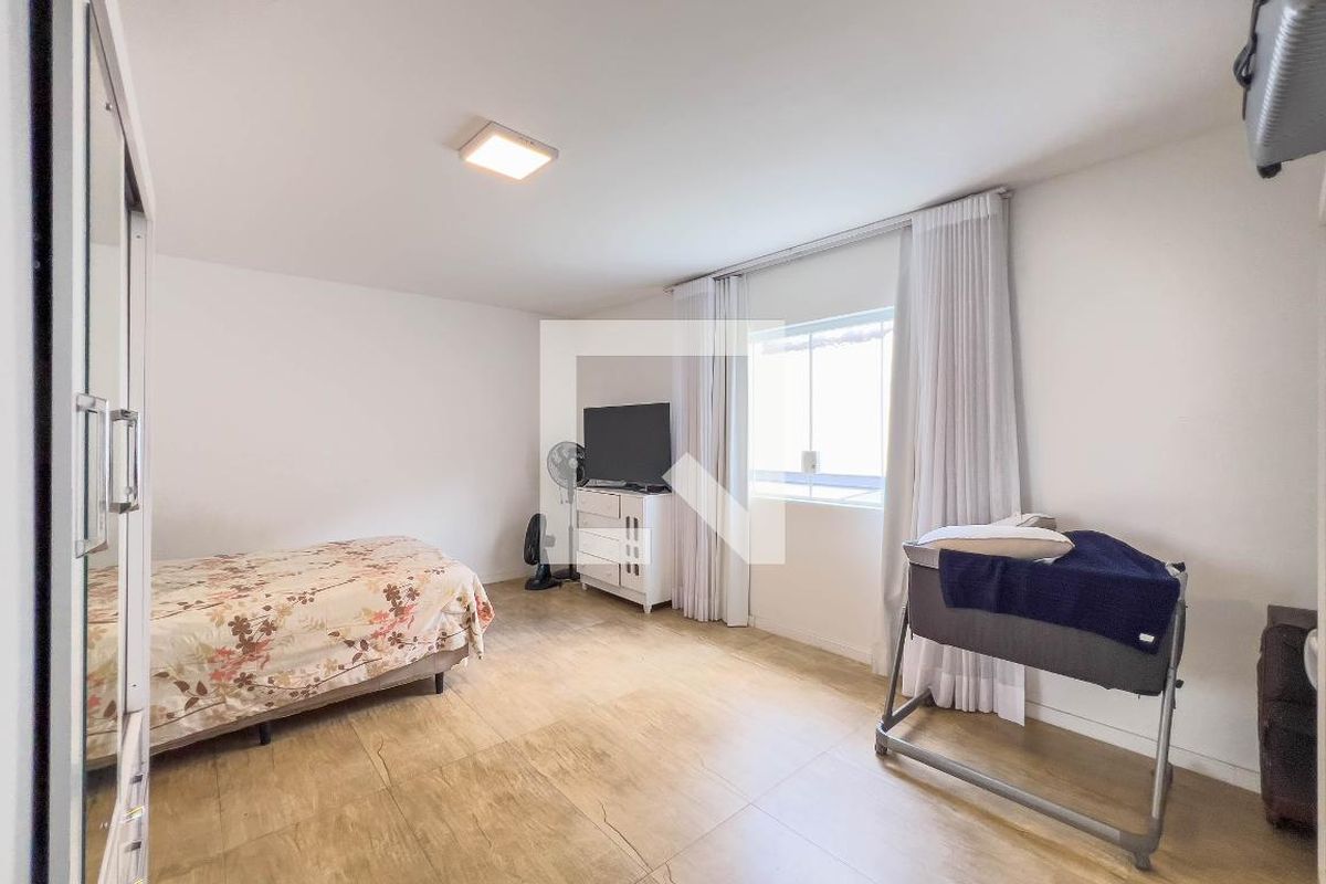 Casa, 4 quartos, 240 m² - Foto 24