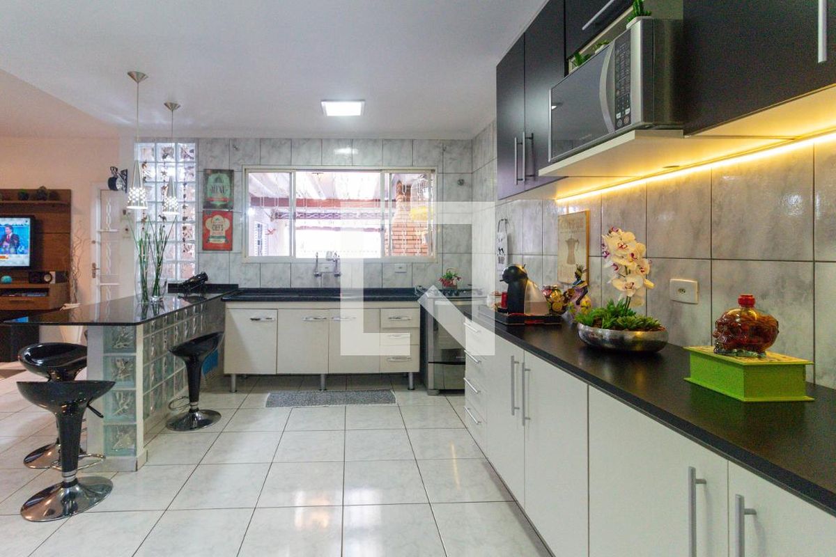 Casa, 4 quartos, 240 m² - Foto 46