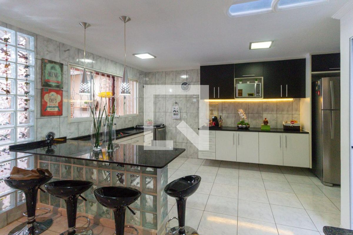 Casa, 4 quartos, 240 m² - Foto 44