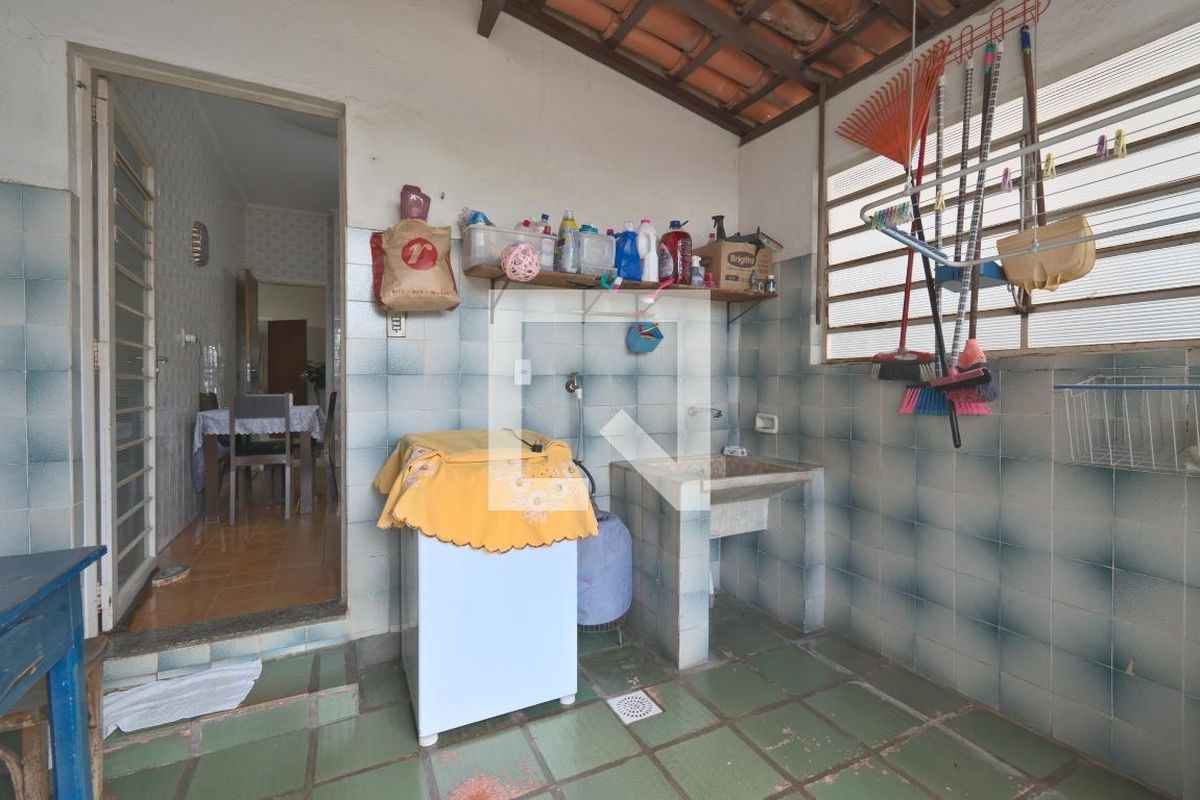 Casa à Venda - Taquaral, 4 Quartos,  220 m2 em , Campinas - sp | SoloBR