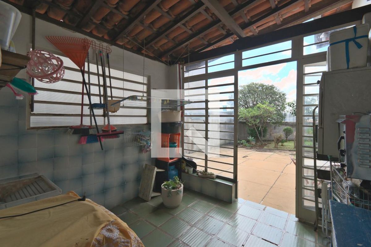 Casa à Venda - Taquaral, 4 Quartos,  220 m2 em , Campinas - sp | SoloBR