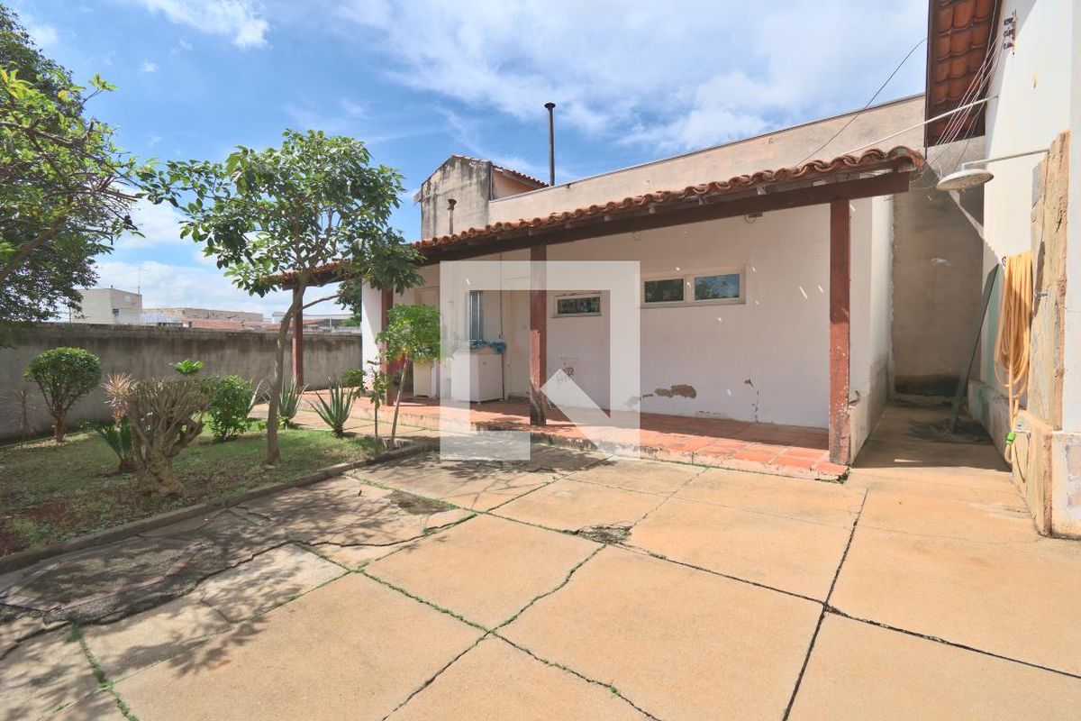 Casa à Venda - Taquaral, 4 Quartos,  220 m2 em , Campinas - sp | SoloBR