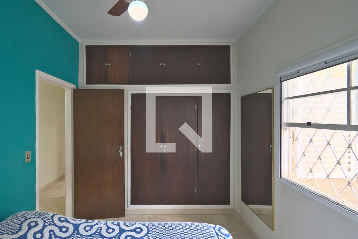 Casa à Venda - Taquaral, 4 Quartos,  220 m2 em , Campinas - sp | SoloBR