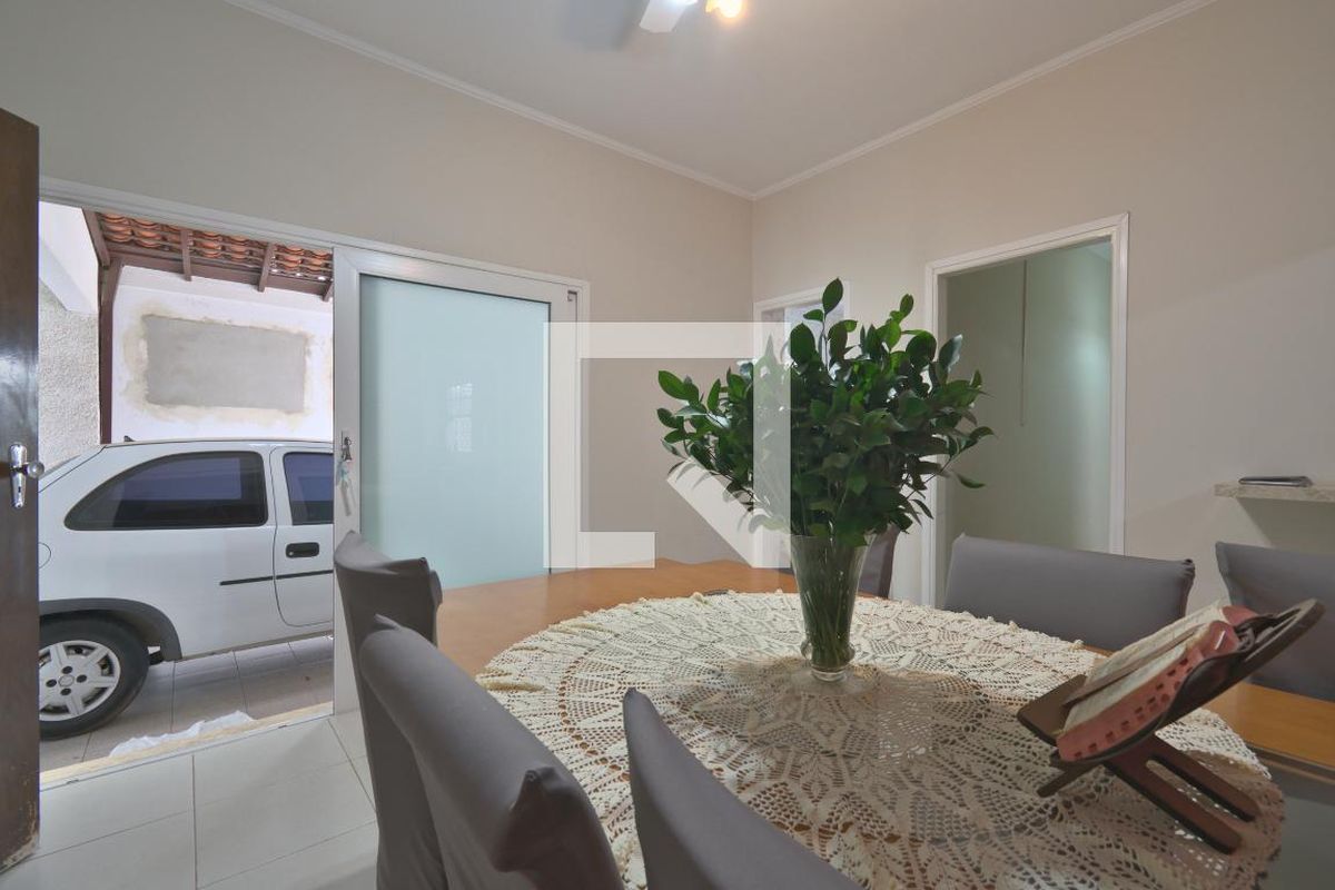 Casa à Venda - Taquaral, 4 Quartos,  220 m2 em , Campinas - sp | SoloBR