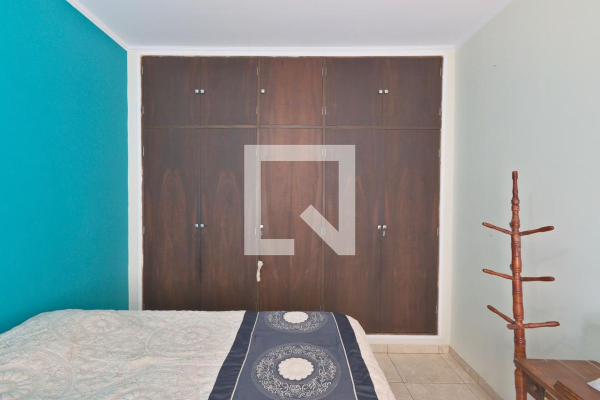 Casa à Venda - Taquaral, 4 Quartos,  220 m2 em , Campinas - sp | SoloBR