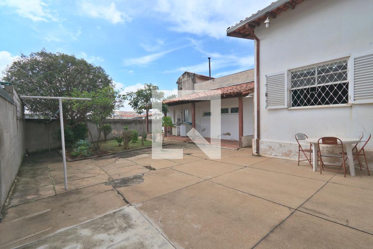Casa à Venda - Taquaral, 4 Quartos,  220 m2 em , Campinas - sp | SoloBR