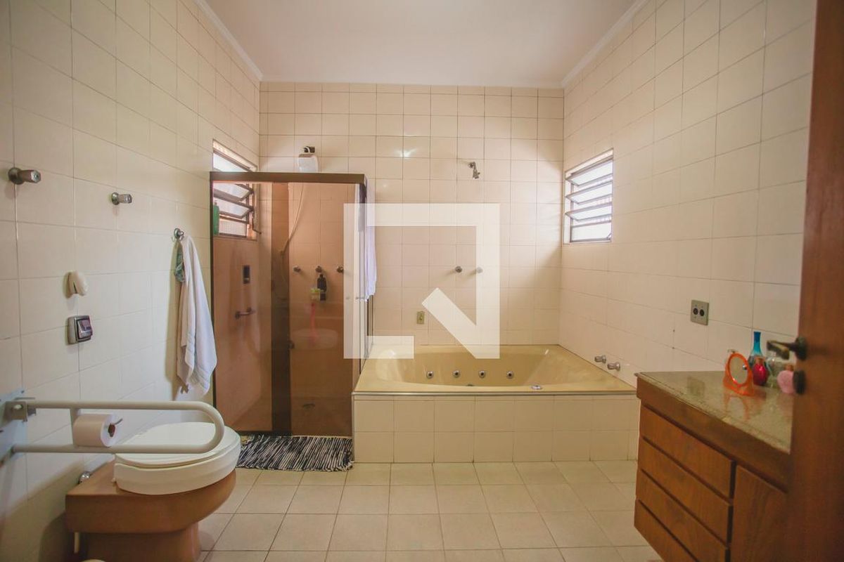 Casa, 3 quartos, 264 m² - Foto 38