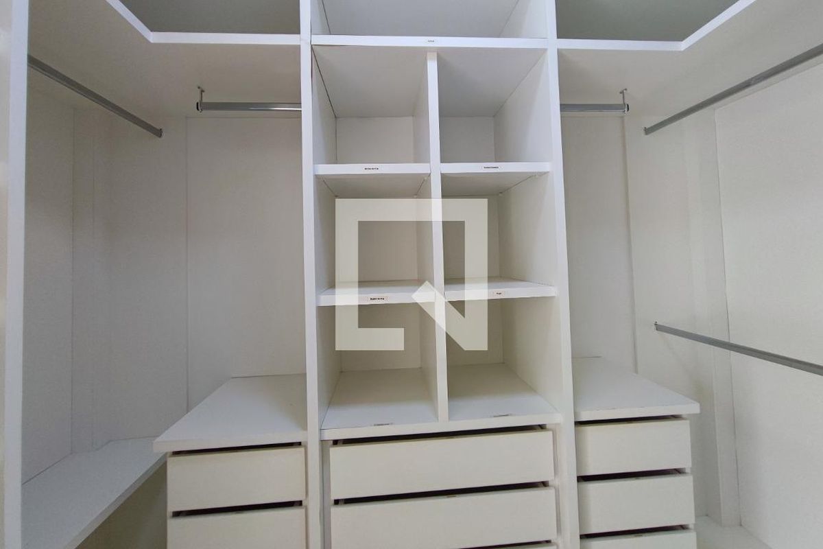 Casa à Venda - Swiss Park, 4 Quartos,  520 m2 em , Campinas - sp | SoloBR