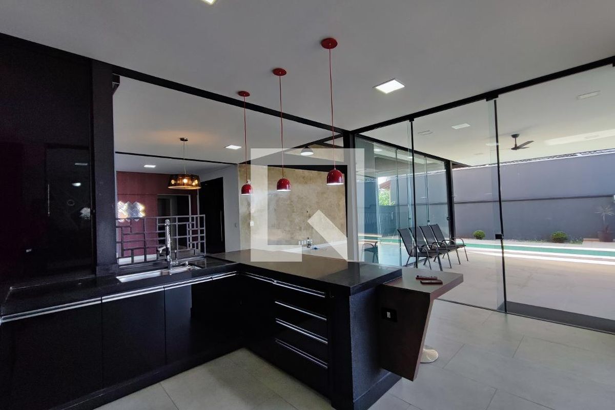 Casa à Venda - Swiss Park, 4 Quartos,  520 m2 em , Campinas - sp | SoloBR