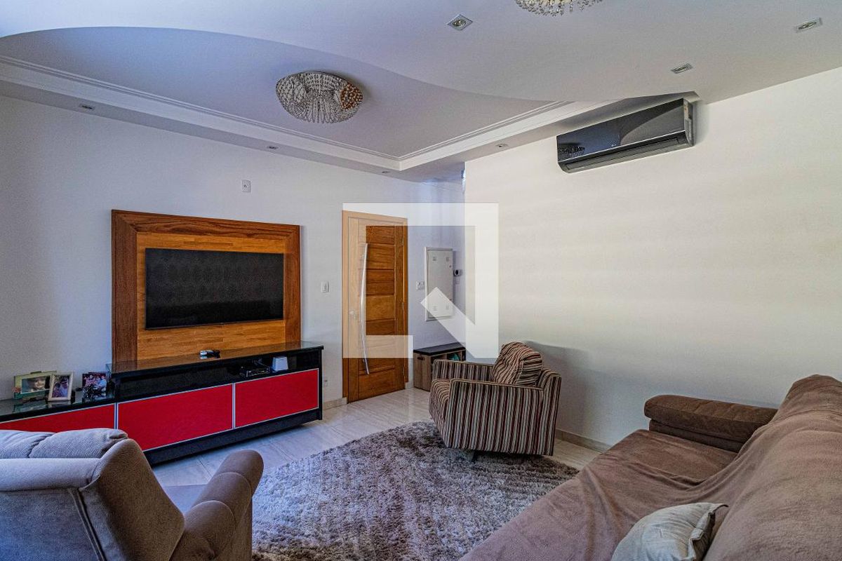 Casa, 3 quartos, 240 m² - Foto 3