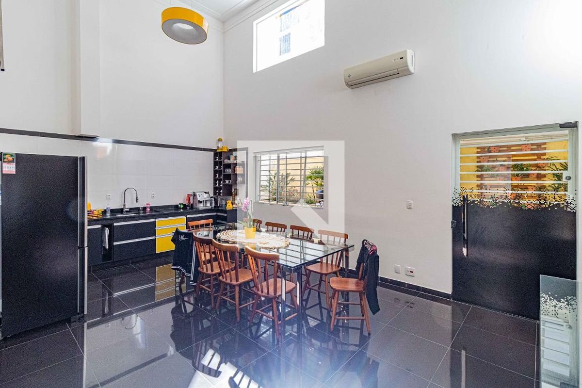 Casa, 3 quartos, 240 m² - Foto 53