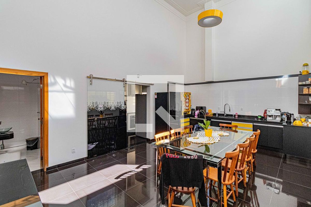 Casa, 3 quartos, 240 m² - Foto 54