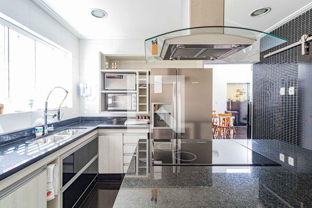 Casa, 3 quartos, 240 m² - Foto 49