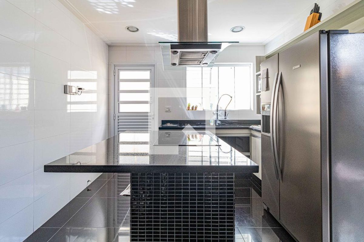 Casa, 3 quartos, 240 m² - Foto 48