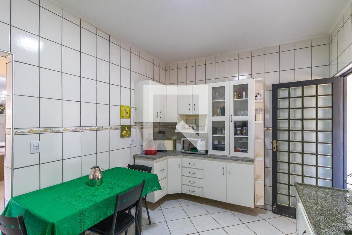 Casa à Venda - Fazenda Santa Cândida, 4 Quartos,  280 m2 em , Campinas - sp | SoloBR