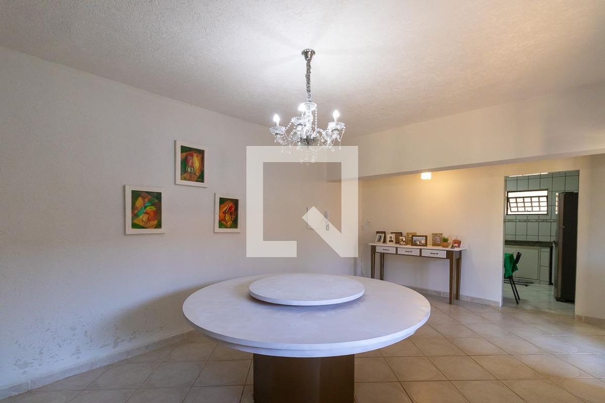 Casa à Venda - Fazenda Santa Cândida, 4 Quartos,  280 m2 em , Campinas - sp | SoloBR