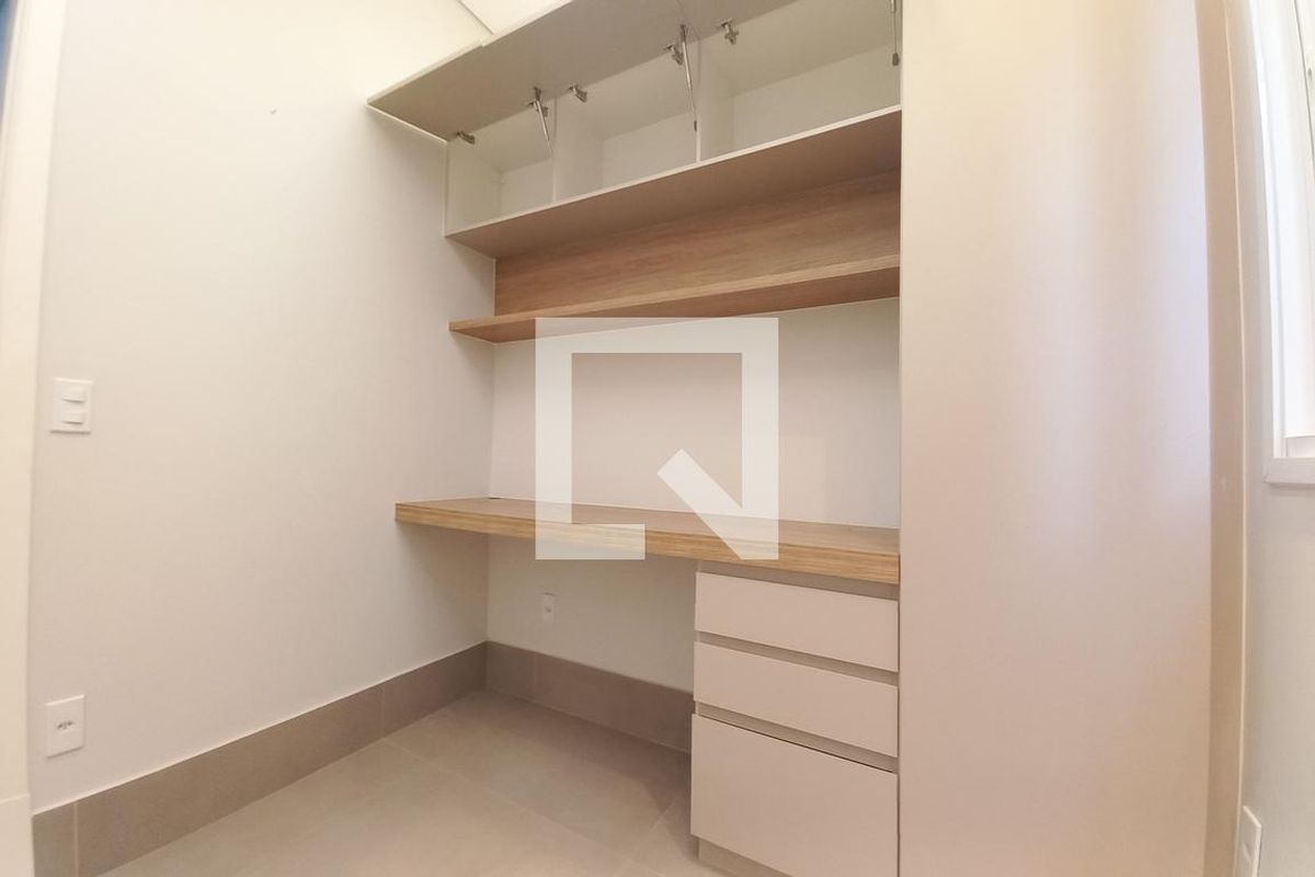 Casa à Venda - Swiss Park, 3 Quartos,  390 m2 em , Campinas - sp | SoloBR