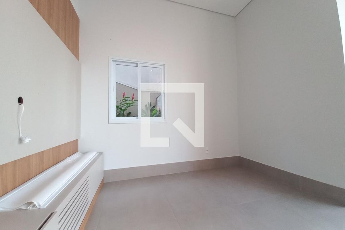 Casa à Venda - Swiss Park, 3 Quartos,  390 m2 em , Campinas - sp | SoloBR
