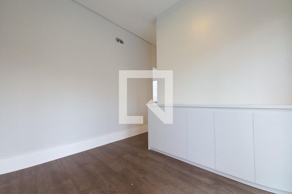 Casa à Venda - Swiss Park, 3 Quartos,  390 m2 em , Campinas - sp | SoloBR