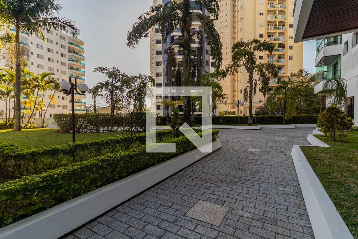 Apartamento, 3 quartos, 250 m² - Foto 180