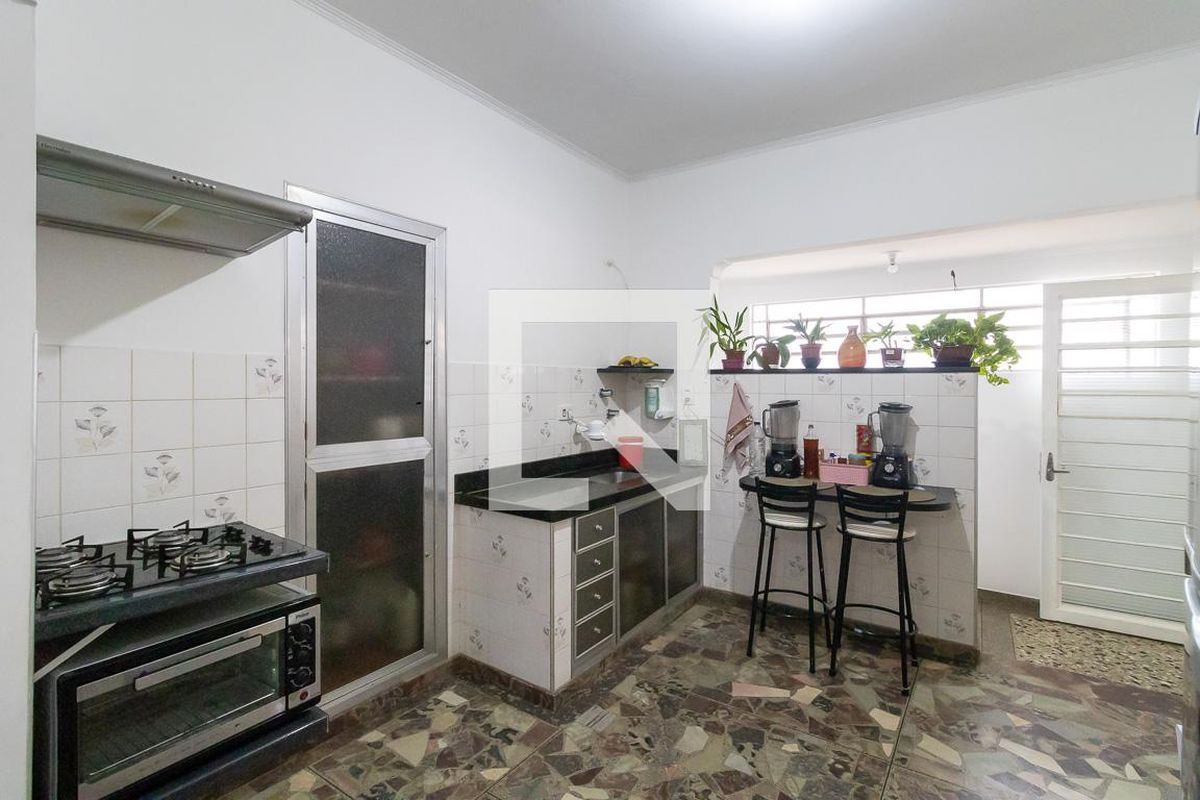 Casa à Venda - Jardim Flamboyant, 5 Quartos,  256 m2 em , Campinas - sp | SoloBR