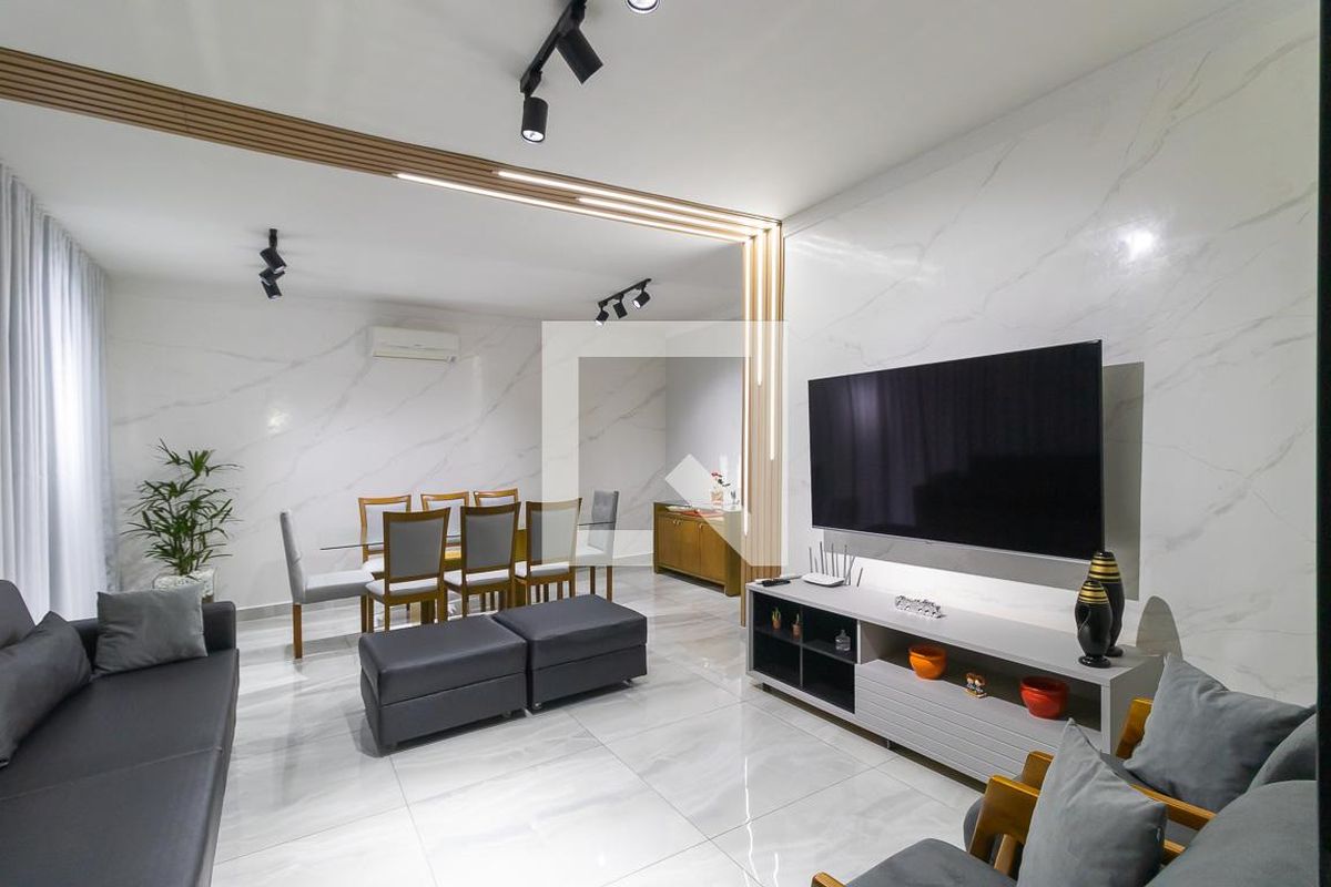 Casa à Venda - Jardim Flamboyant, 5 Quartos,  256 m2 em , Campinas - sp | SoloBR