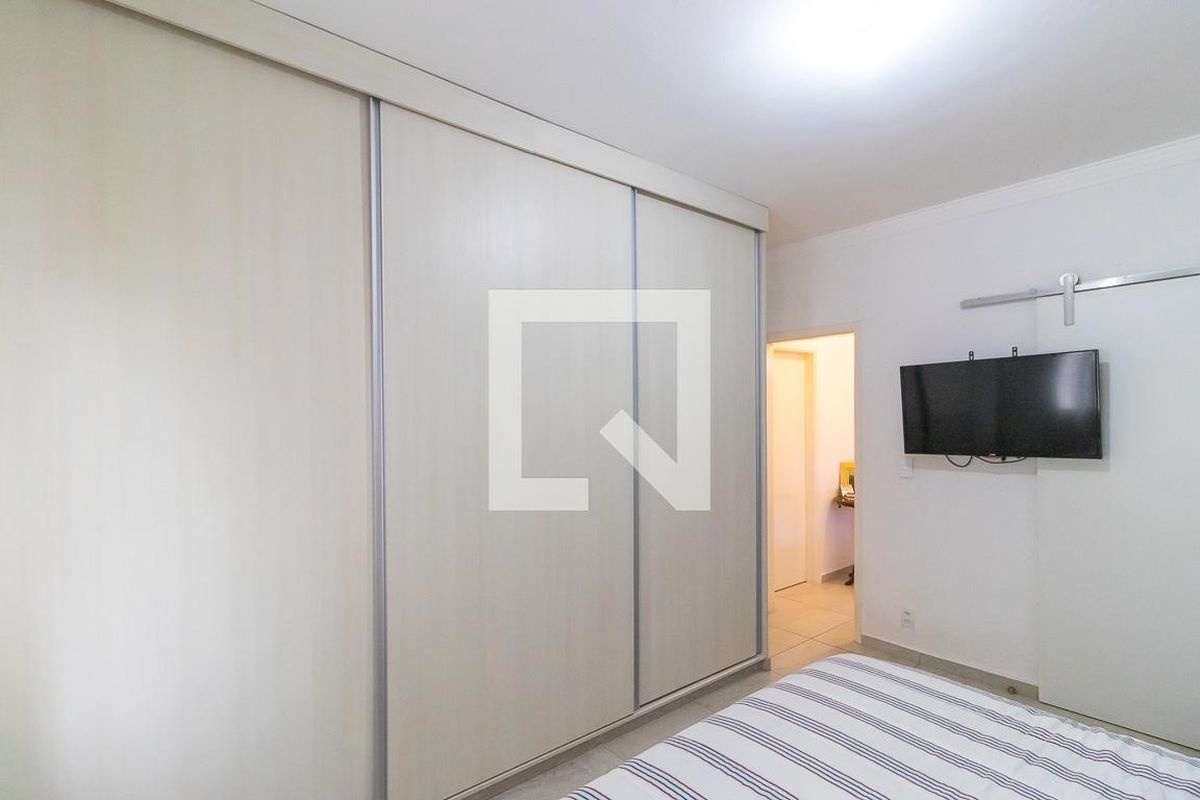 Casa à Venda - Jardim Flamboyant, 5 Quartos,  256 m2 em , Campinas - sp | SoloBR